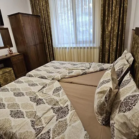 Casa de hóspedes Hills - с храна