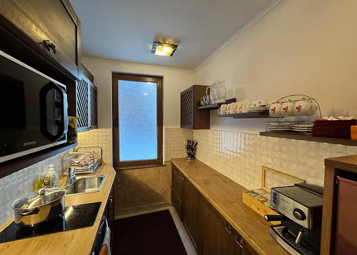 Къща за гости Hills - сърница Orlino